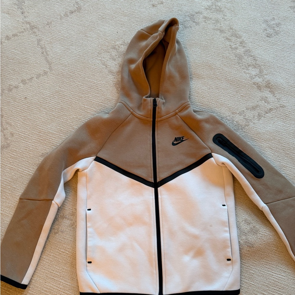 Nike Tan and White NIKE TECH